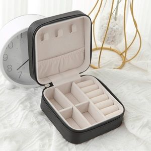 Multi Grid Jewelry Storage Travel Bag